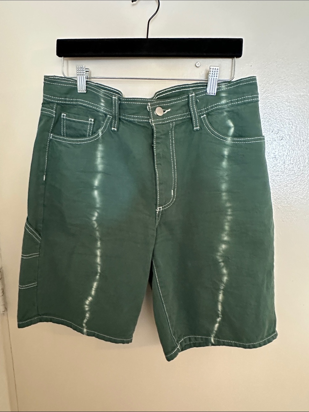 BDG Women's Green Denim Bermuda Shorts Mid Rise 5-Pocket Button Zip Size 28